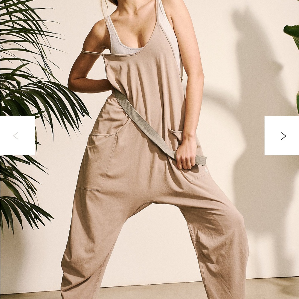 Free People hot shot onesie size xs barely ever worn, Excellent condition